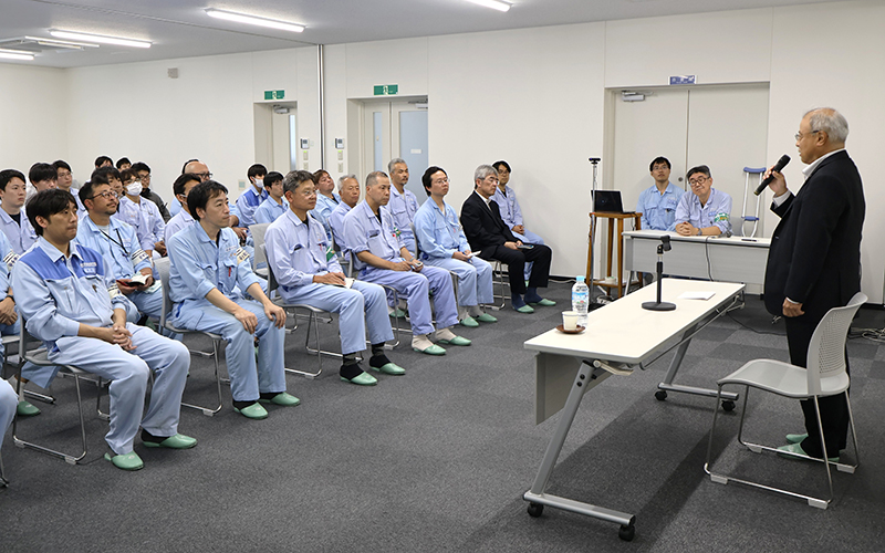 吉良専務 in 藤原工場