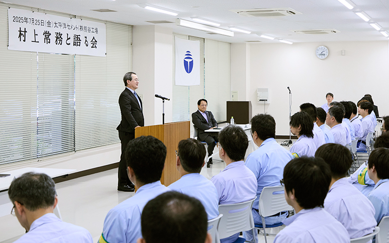Managing Executive Officer Murakami in the Kumagaya Plant