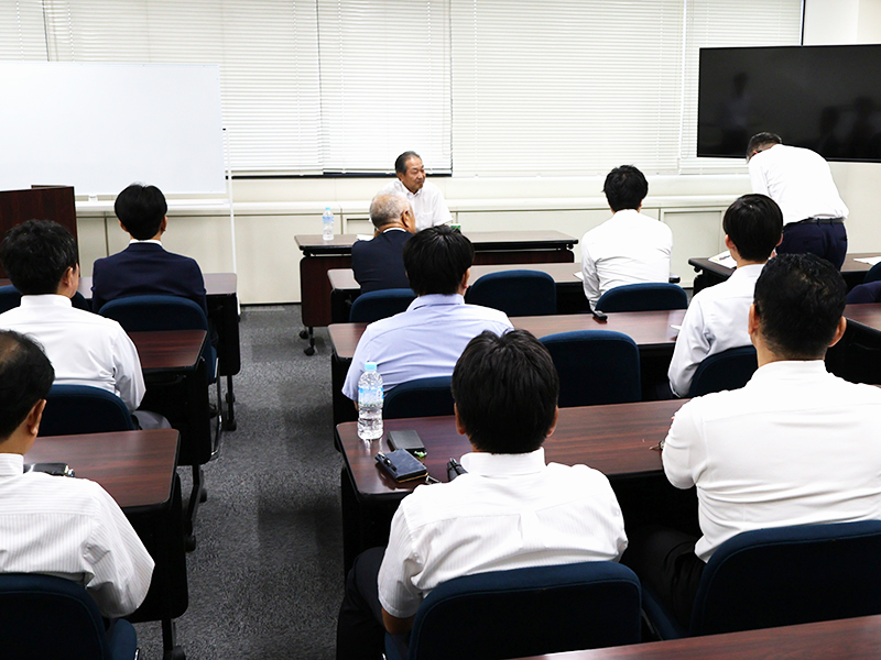 Managing Executive Officer Hirata in the Kanto Branch